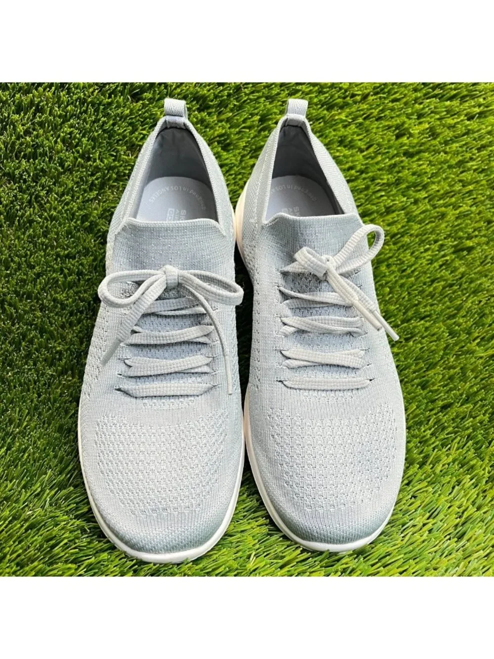 Skechers please review